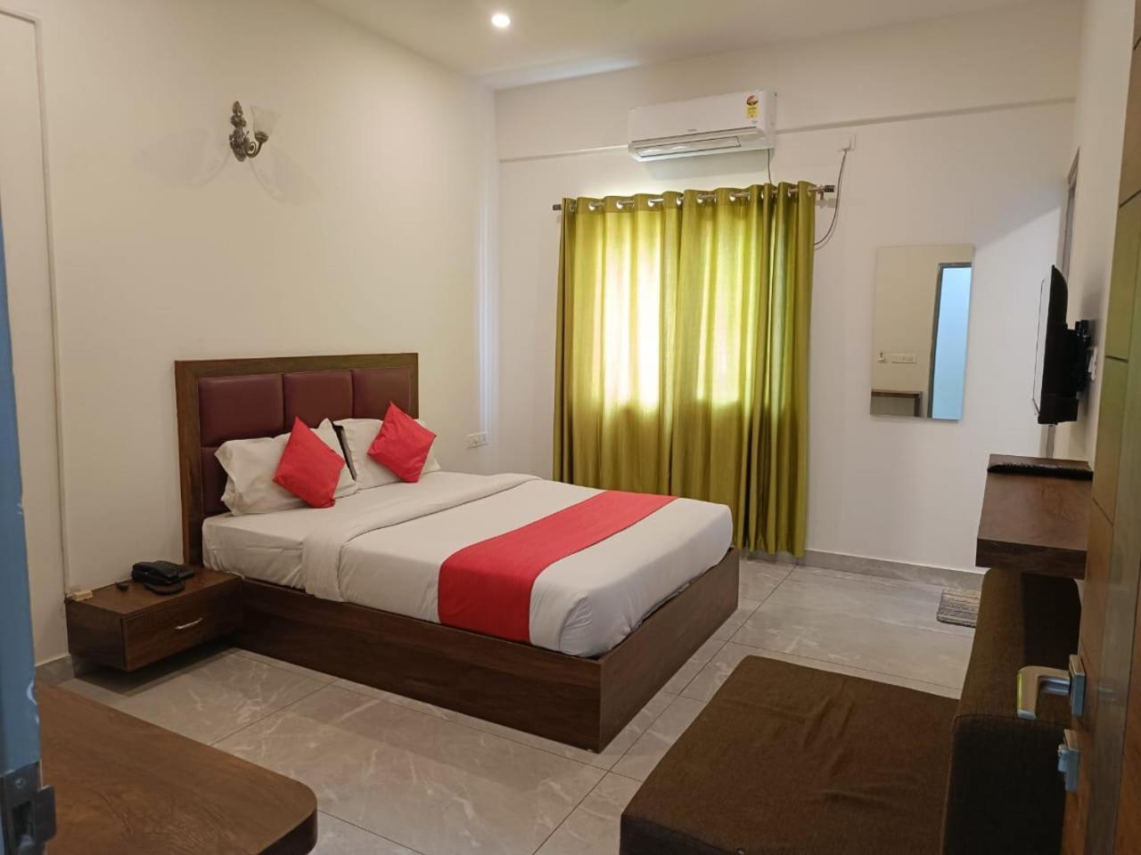 Hotel Dreams Inn Bangalore Exterior foto